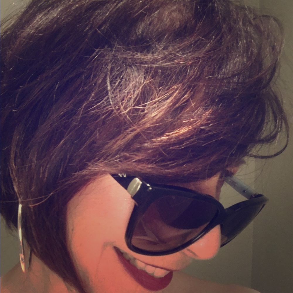 Meet your Posher, Lisa